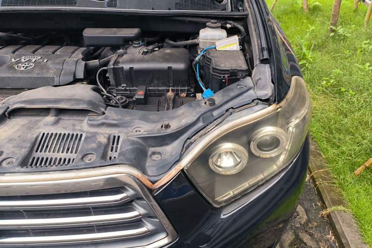 Used Toyota Highlander 2009 2.7L Two-Wheel Drive 7-Seater Luxury Edition Engine Bay Left