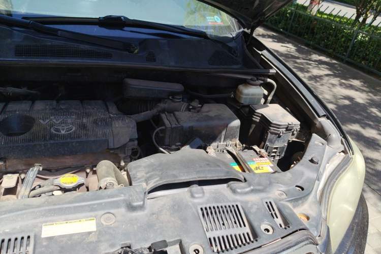 Used Toyota Highlander 2009 2.7L Two-Wheel Drive 7-Seater Luxury Edition Engine Bay Left