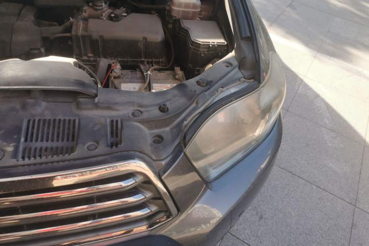 Used Toyota Highlander 2009 2.7L Two-Wheel Drive 7-Seater Luxury Edition Engine Bay Left