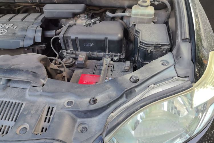 Used Toyota Highlander 2009 2.7L Two-Wheel Drive 7-Seater Luxury Edition Engine Bay Left