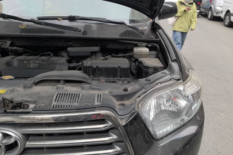 Used Toyota Highlander 2009 2.7L Two-Wheel Drive 7-Seater Luxury Edition Engine Bay Left