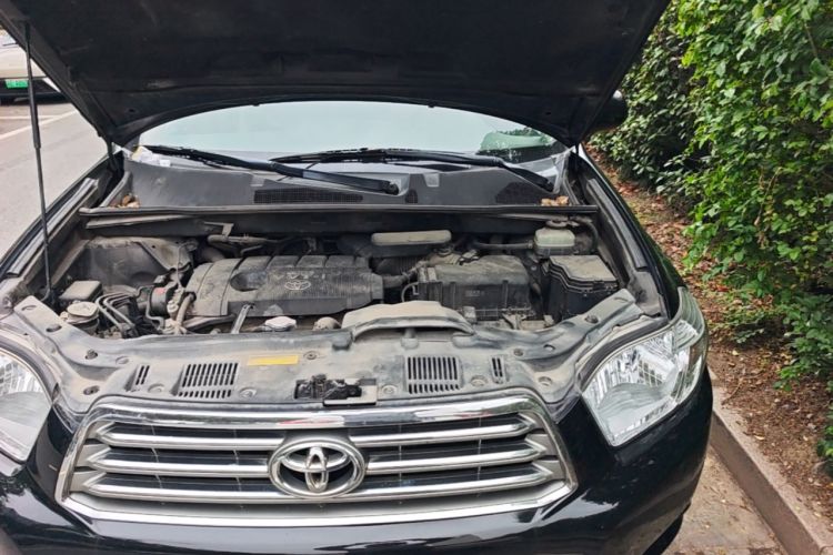 Used Toyota Highlander 2009 2.7L Two-Wheel Drive 7-Seater Supreme Edition Engine Bay Left