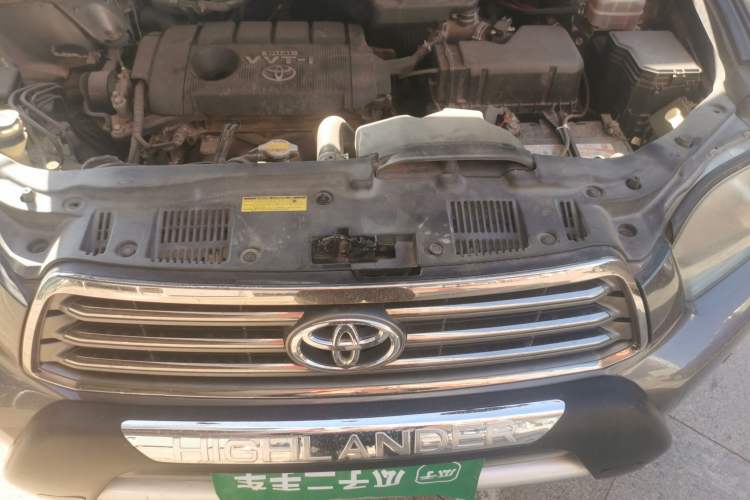 Used Toyota Highlander 2009 2.7L Two-Wheel Drive 7-Seater Luxury Edition Engine Bay