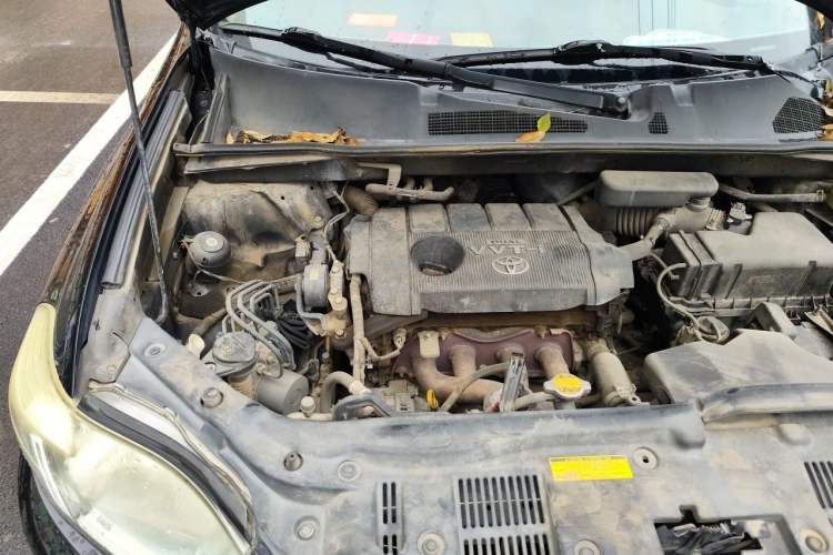 Used Toyota Highlander 2009 2.7L Two-Wheel Drive 5-Seater Sport Edition Engine Bay Right