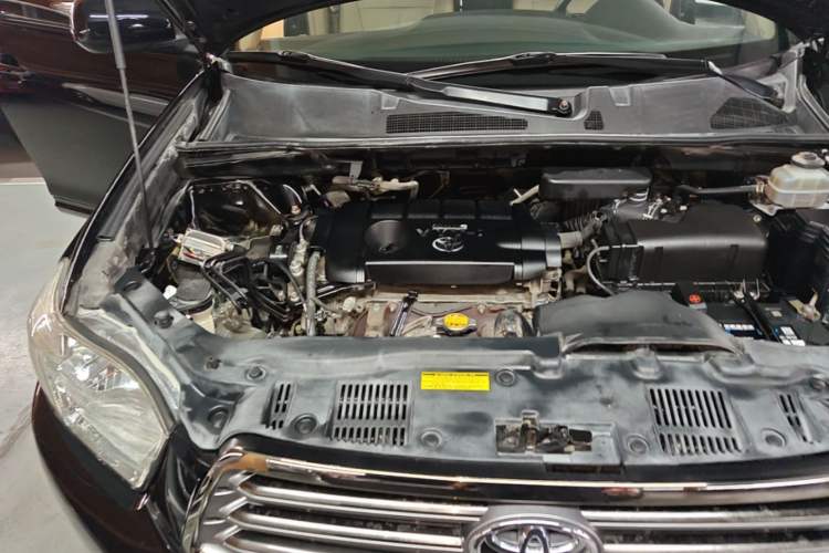 Used Toyota Highlander 2009 2.7L Two-Wheel Drive 5-Seater Sport Edition Engine Bay Right