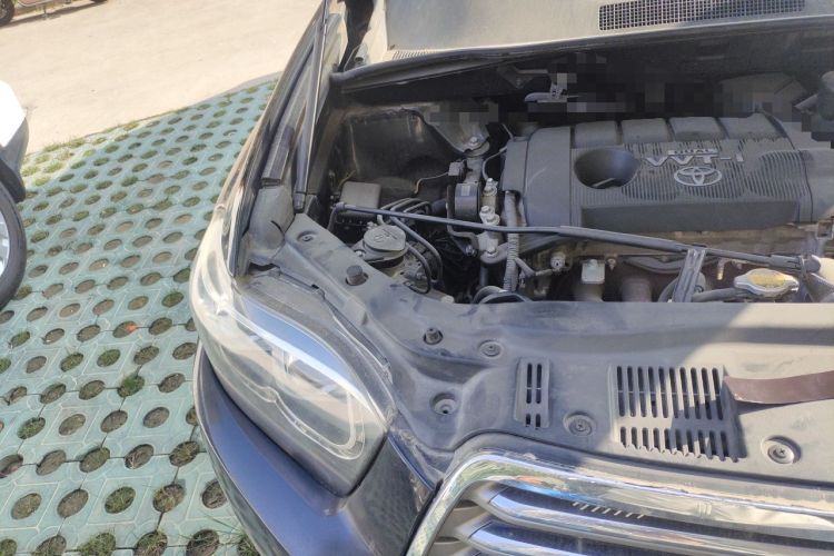 Used Toyota Highlander 2009 2.7L Two-Wheel Drive 7-Seater Supreme Edition Engine Bay Right