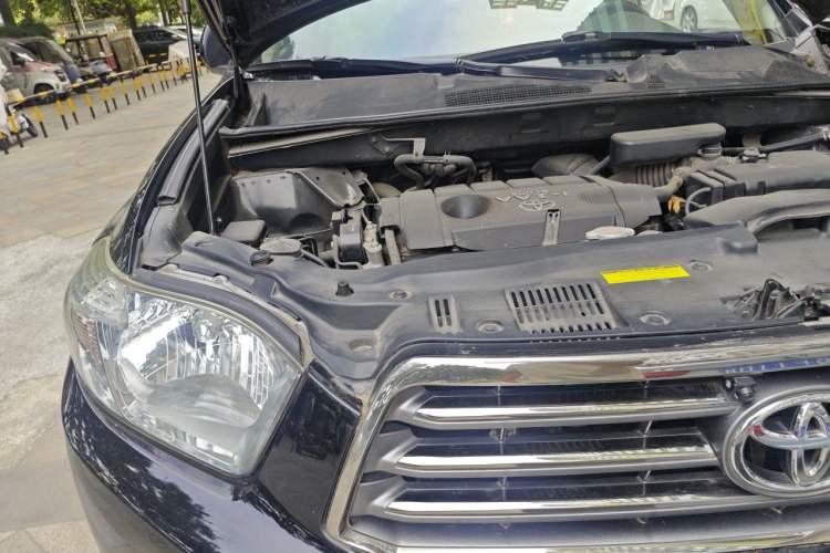 Used Toyota Highlander 2009 2.7L Two-Wheel Drive 7-Seater Luxury Edition Engine Bay Right
