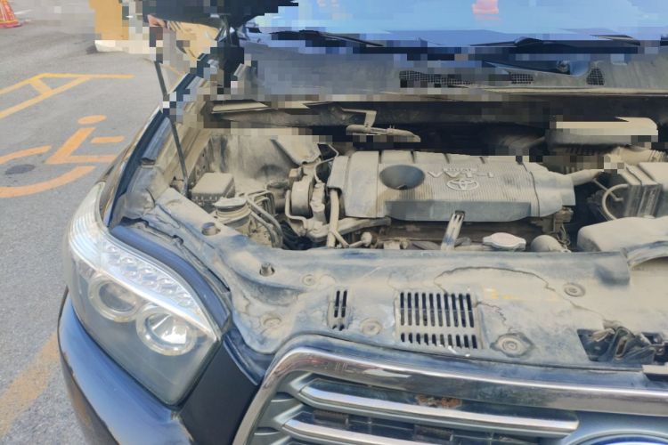 Used Toyota Highlander 2009 2.7L Two-Wheel Drive 7-Seater Luxury Edition Engine Bay Right