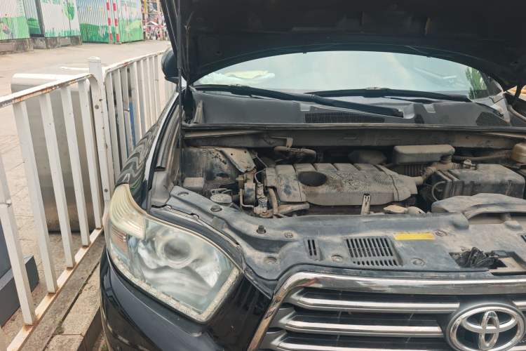 Used Toyota Highlander 2009 2.7L Two-Wheel Drive 7-Seater Luxury Edition Engine Bay Right