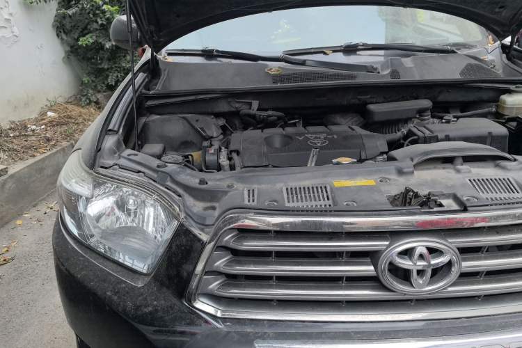 Used Toyota Highlander 2009 2.7L Two-Wheel Drive 7-Seater Luxury Edition Engine Bay Right