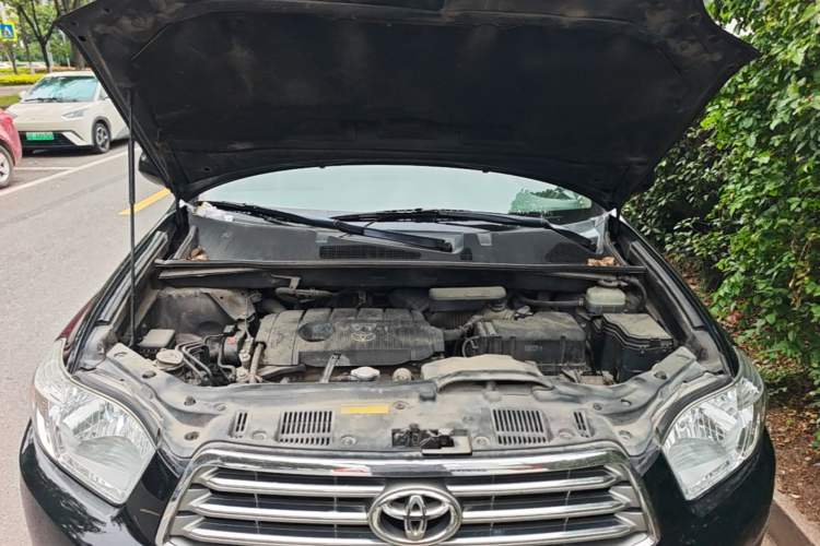 Used Toyota Highlander 2009 2.7L Two-Wheel Drive 7-Seater Supreme Edition Engine Bay