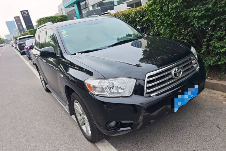 Used Toyota Highlander 2009 2.7L Two-Wheel Drive 7-Seater Supreme Edition Front Right 45 Deg