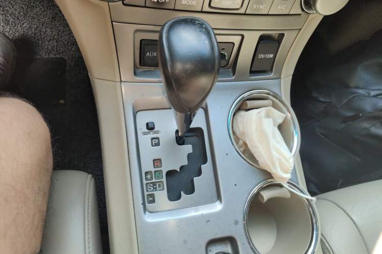 Used Toyota Highlander 2009 2.7L Two-Wheel Drive 7-Seater Luxury Edition Gear Lever