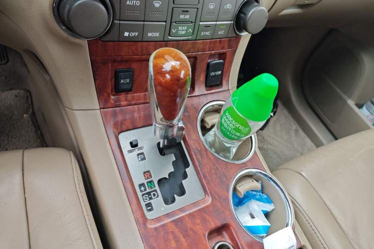 Used Toyota Highlander 2009 2.7L Two-Wheel Drive 7-Seater Luxury Edition Gear Lever