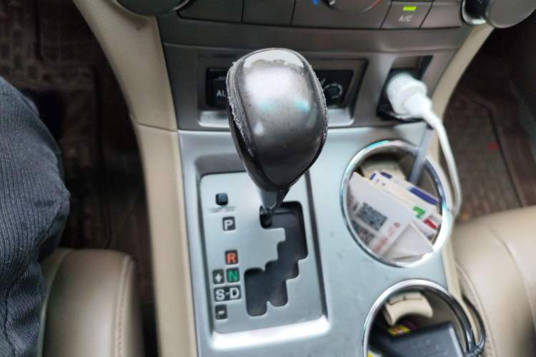 Used Toyota Highlander 2009 2.7L Two-Wheel Drive 5-Seater Sport Edition Gear Lever