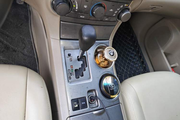 Used Toyota Highlander 2009 3.5L 4x4 7-Seater Elite Edition Gear Lever