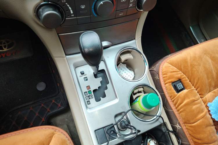 Used Toyota Highlander 2009 2.7L 2WD 5-Seater Elite Edition Gear Lever