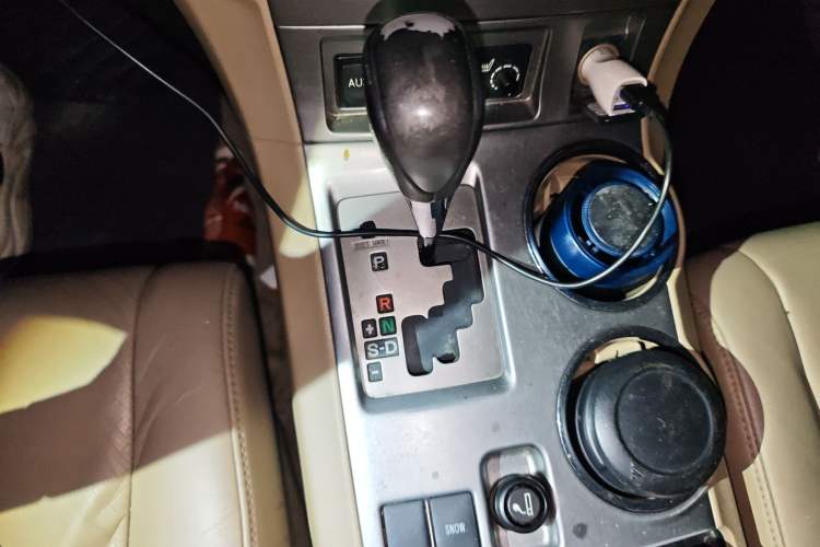 Used Toyota Highlander 2009 2.7L Two-Wheel Drive 7-Seater Luxury Navigation Edition Gear Lever