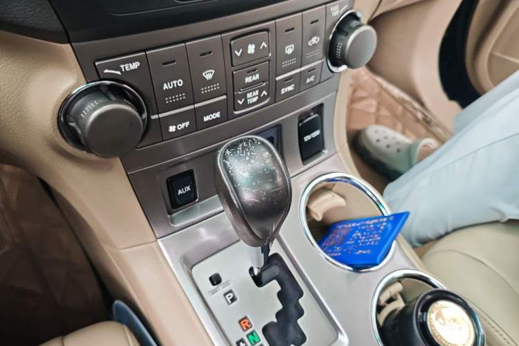 Used Toyota Highlander 2009 3.5L 4x4 7-Seater Luxury Edition Gear Lever