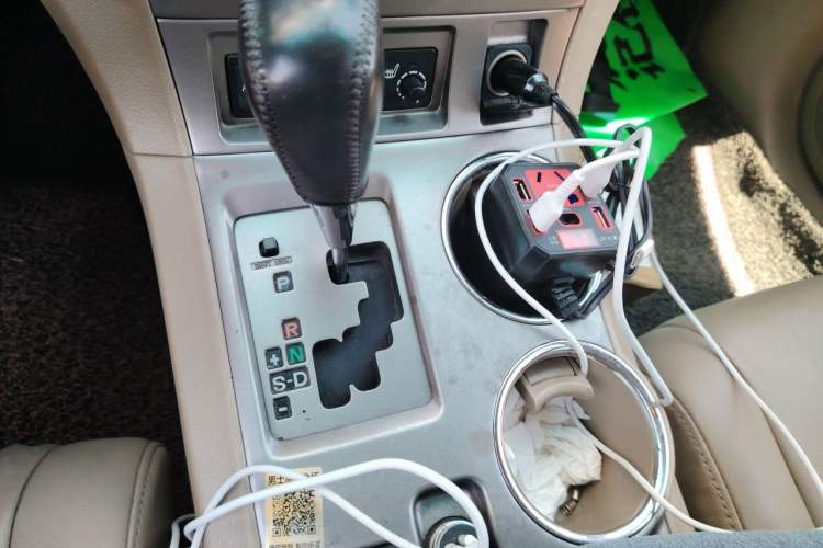 Used Toyota Highlander 2009 2.7L Two-Wheel Drive 5-Seater Sport Edition Gear Lever