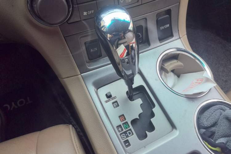 Used Toyota Highlander 2009 2.7L Two-Wheel Drive 7-Seater Luxury Edition Gear Lever