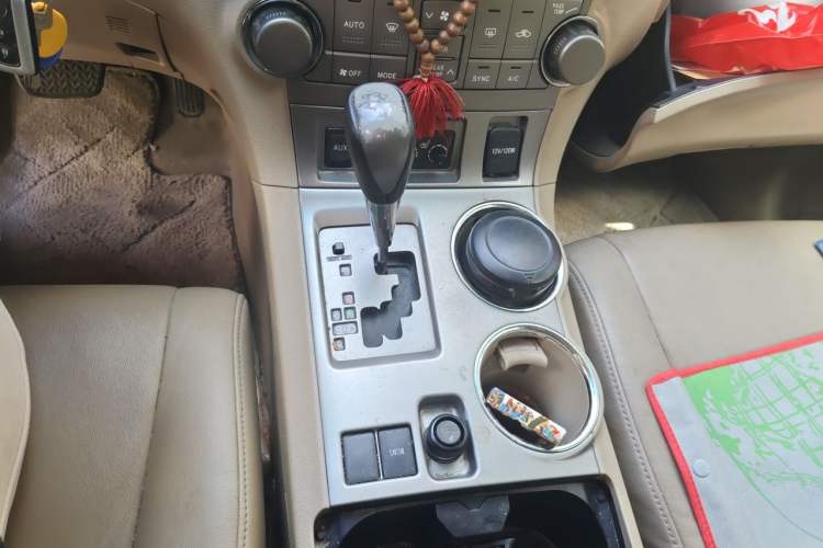 Used Toyota Highlander 2009 2.7L Two-Wheel Drive 7-Seater Luxury Edition Gear Lever