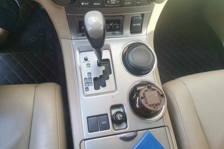 Used Toyota Highlander 2009 2.7L Two-Wheel Drive 7-Seater Luxury Edition Gear Lever