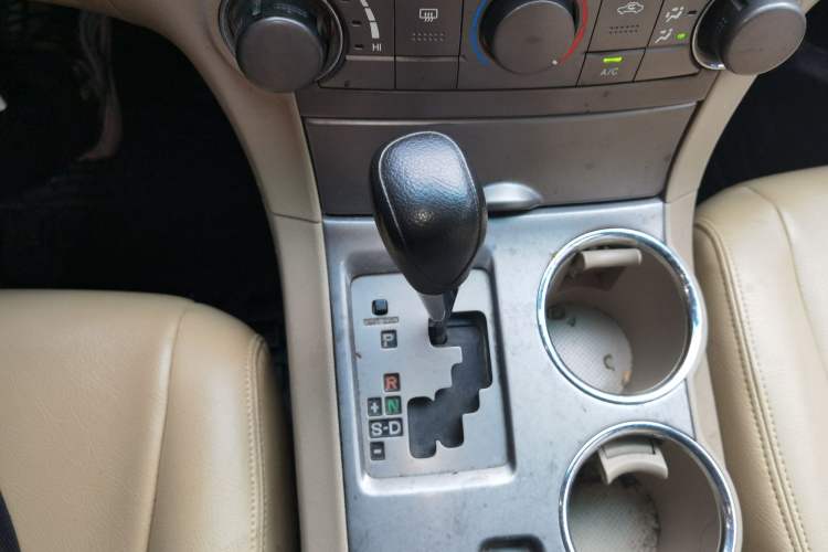 Used Toyota Highlander 2009 2.7L 2WD 5-Seater Elite Edition Gear Lever