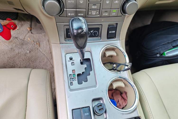 Used Toyota Highlander 2009 2.7L Two-Wheel Drive 7-Seater Luxury Edition Gear Lever