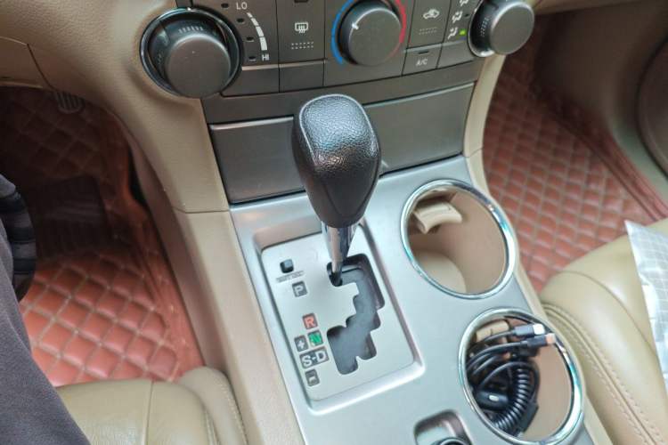 Used Toyota Highlander 2009 2.7L 2WD 5-Seater Elite Edition Gear Lever