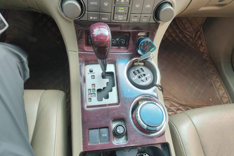 Used Toyota Highlander 2009 2.7L Two-Wheel Drive 7-Seater Luxury Edition Gear Lever