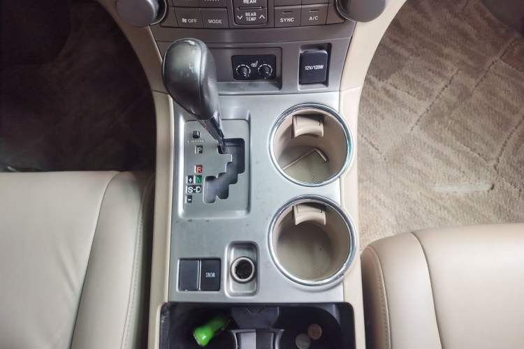 Used Toyota Highlander 2009 2.7L Two-Wheel Drive 7-Seater Luxury Edition Gear Lever