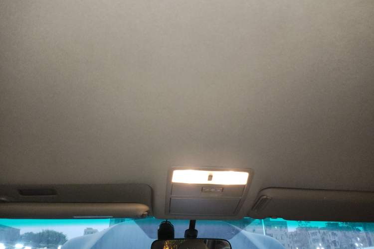Used Toyota Highlander 2009 2.7L Two-Wheel Drive 5-Seater Sport Edition Headliner