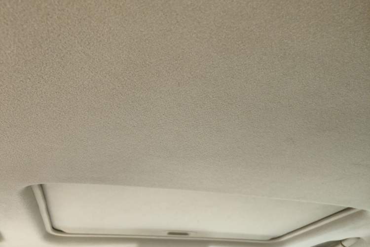 Used Toyota Highlander 2009 2.7L Two-Wheel Drive 7-Seater Luxury Edition Headliner