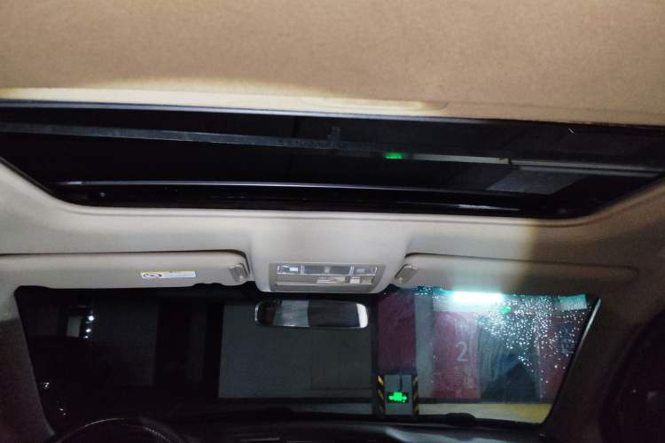 Used Toyota Highlander 2009 2.7L Two-Wheel Drive 7-Seater Luxury Edition Headliner