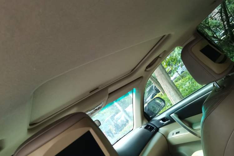 Used Toyota Highlander 2009 2.7L Two-Wheel Drive 7-Seater Luxury Edition Headliner