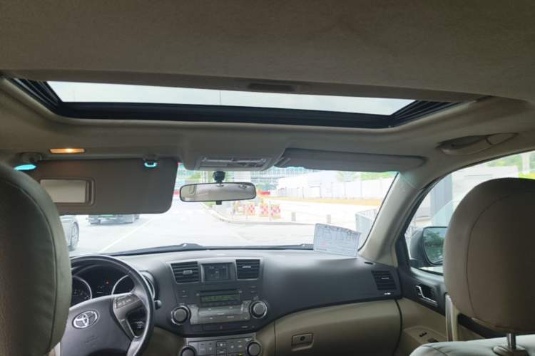 Used Toyota Highlander 2009 2.7L Two-Wheel Drive 7-Seater Luxury Edition Headliner