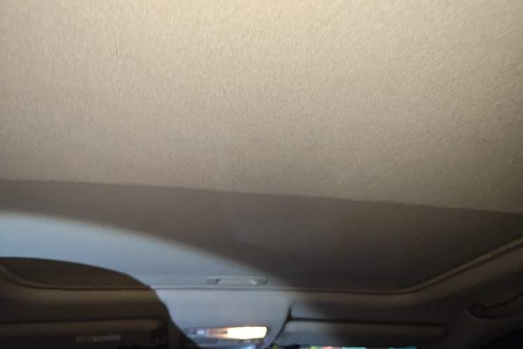 Used Toyota Highlander 2009 2.7L Two-Wheel Drive 7-Seater Luxury Edition Headliner
