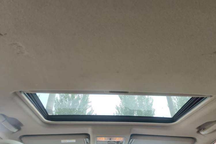 Used Toyota Highlander 2009 2.7L Two-Wheel Drive 7-Seater Luxury Edition Headliner