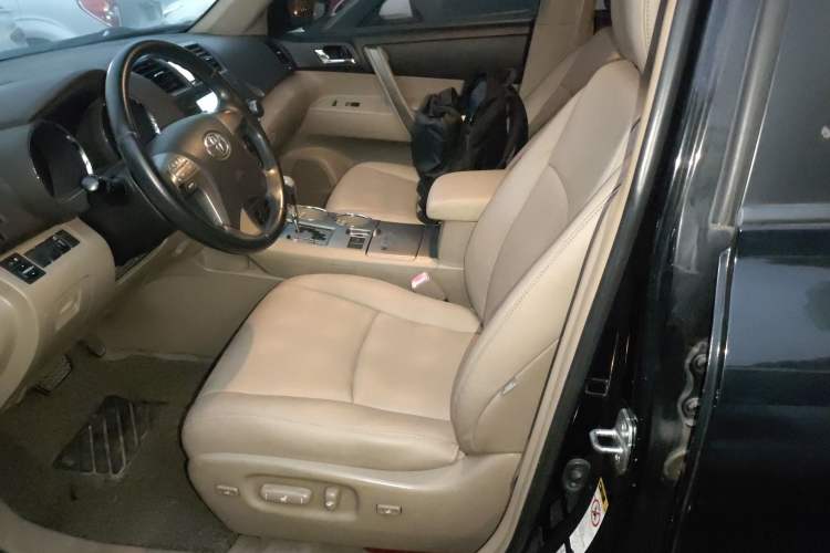 Used Toyota Highlander 2009 2.7L Two-Wheel Drive 5-Seater Sport Edition Left Front Seat