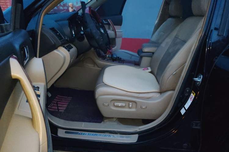 Used Toyota Highlander 2009 2.7L Two-Wheel Drive 7-Seater Supreme Edition Left Front Seat