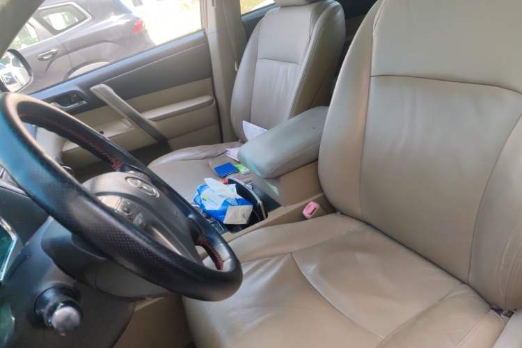 Used Toyota Highlander 2009 2.7L Two-Wheel Drive 7-Seater Luxury Edition Left Front Seat