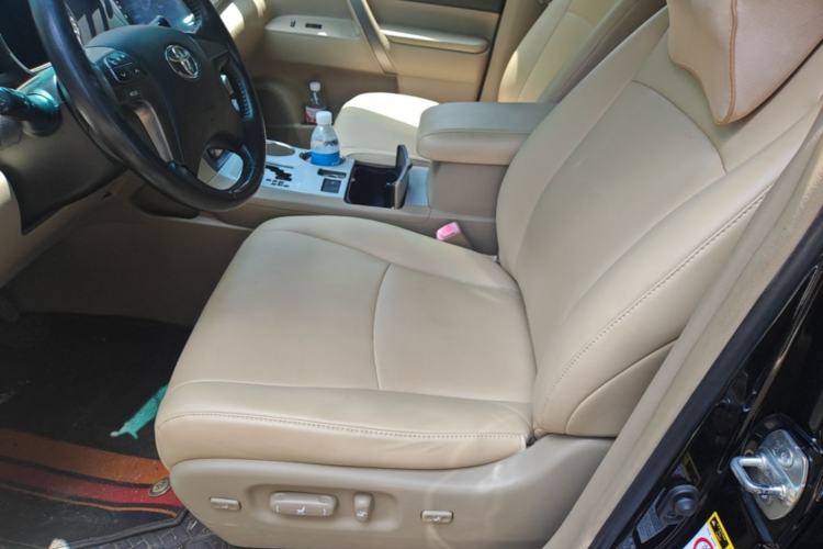 Used Toyota Highlander 2009 2.7L Two-Wheel Drive 5-Seater Sport Edition Left Front Seat