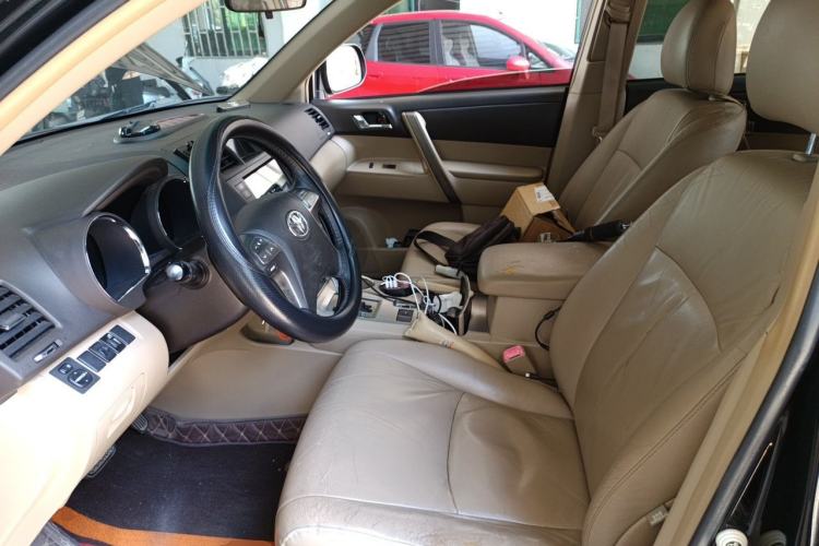 Used Toyota Highlander 2009 2.7L Two-Wheel Drive 7-Seater Luxury Edition Left Front Seat