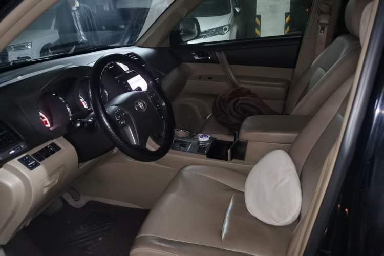 Used Toyota Highlander 2009 2.7L Two-Wheel Drive 7-Seater Luxury Navigation Edition Left Front Seat