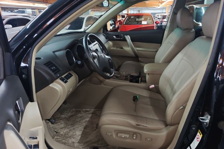 Used Toyota Highlander 2009 2.7L Two-Wheel Drive 5-Seater Sport Edition Left Front Seat