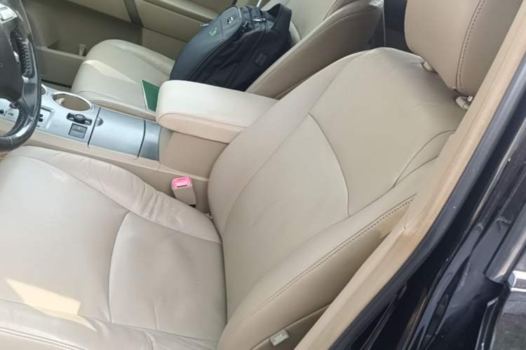 Used Toyota Highlander 2009 2.7L Two-Wheel Drive 7-Seater Luxury Edition Left Front Seat