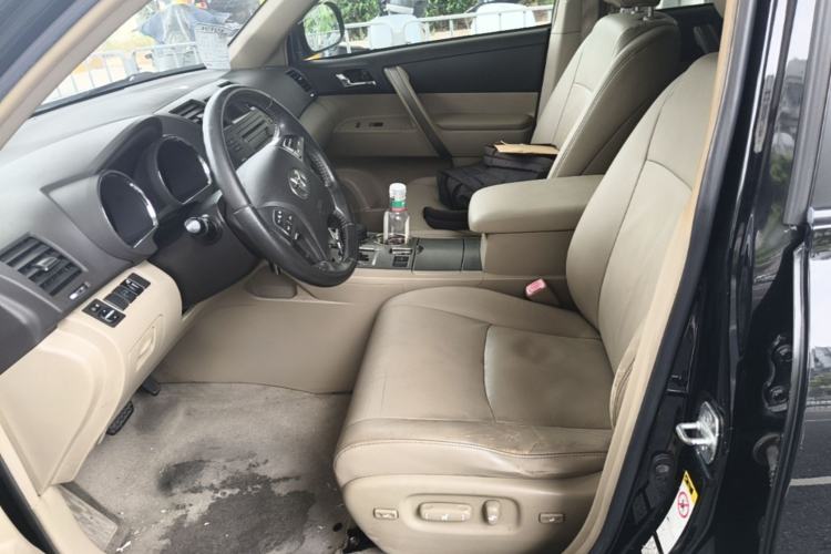 Used Toyota Highlander 2009 2.7L Two-Wheel Drive 7-Seater Luxury Edition Left Front Seat