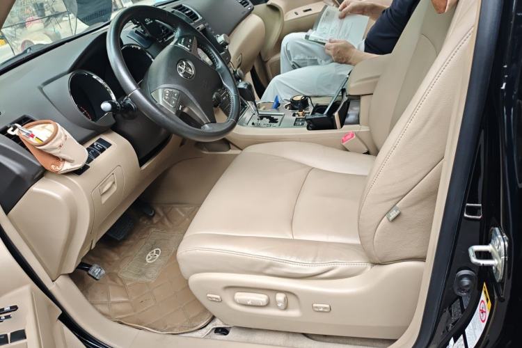 Used Toyota Highlander 2009 3.5L 4x4 7-Seater Luxury Edition Left Front Seat