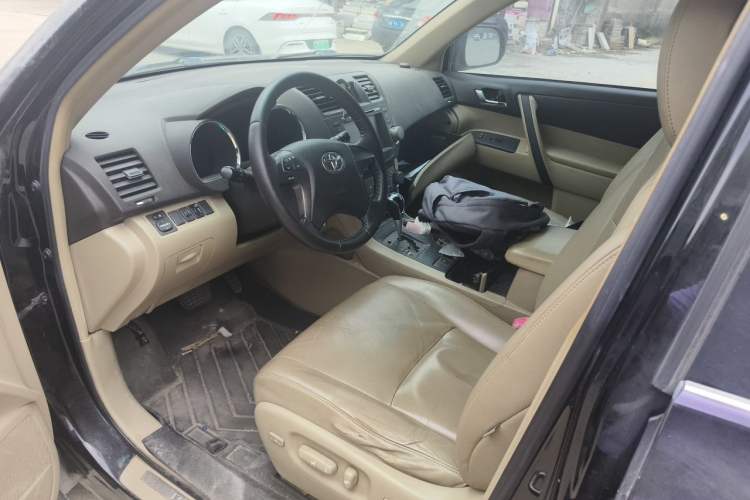 Used Toyota Highlander 2009 2.7L Two-Wheel Drive 5-Seater Sport Edition Left Front Seat